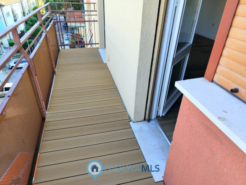 Immobile in esclusiva al Gruppo Padova MLS
ARCELLA 3 CAMERE ULTIMO PIANO RISTRUTTURATO

Se deside...