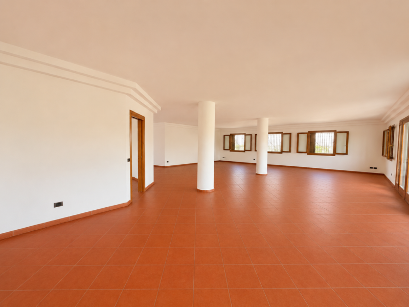 Scoprite questa splendida bifamiliare situata nel cuore di Trevignano, un comune incantevole e tr...
