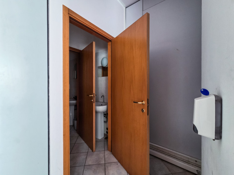 Nel centro della frazione di Polegge, in posizione strategica e ben visibile, a pochi passi dalla...