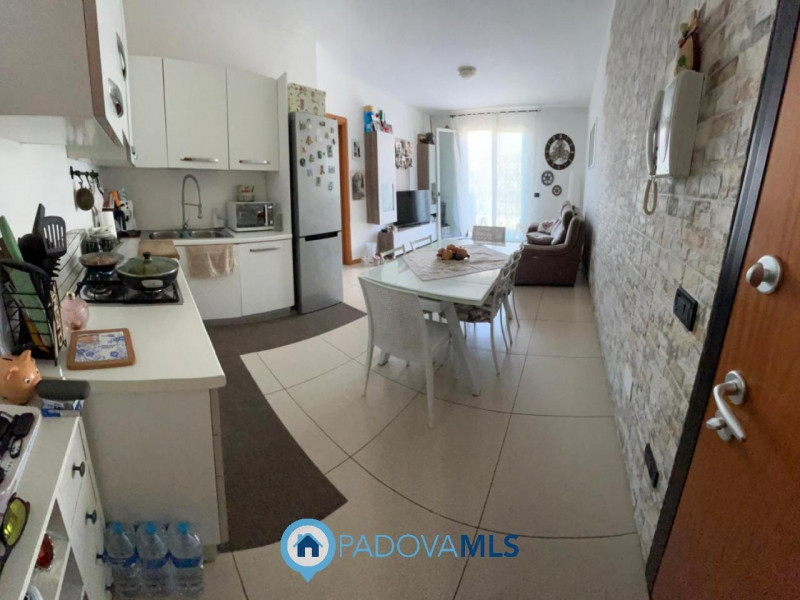 Immobile in esclusiva al Gruppo Padova MLS
PERAGA DI VIGONZA – APPARTAMENTO CON GIARDINO PRIVATO
...