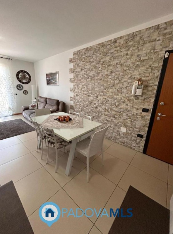 Immobile in esclusiva al Gruppo Padova MLS
PERAGA DI VIGONZA – APPARTAMENTO CON GIARDINO PRIVATO
...