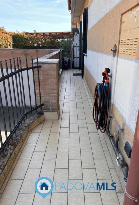 Immobile in esclusiva al Gruppo Padova MLS
PERAGA DI VIGONZA – APPARTAMENTO CON GIARDINO PRIVATO
...