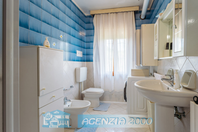 CERCHI UNA CASA DI CAMPAGNA CON AMPIO GIARDINO E MAGAZZINO ??? POCO DISTANTE DAL CENTRO DI ANGUIL...