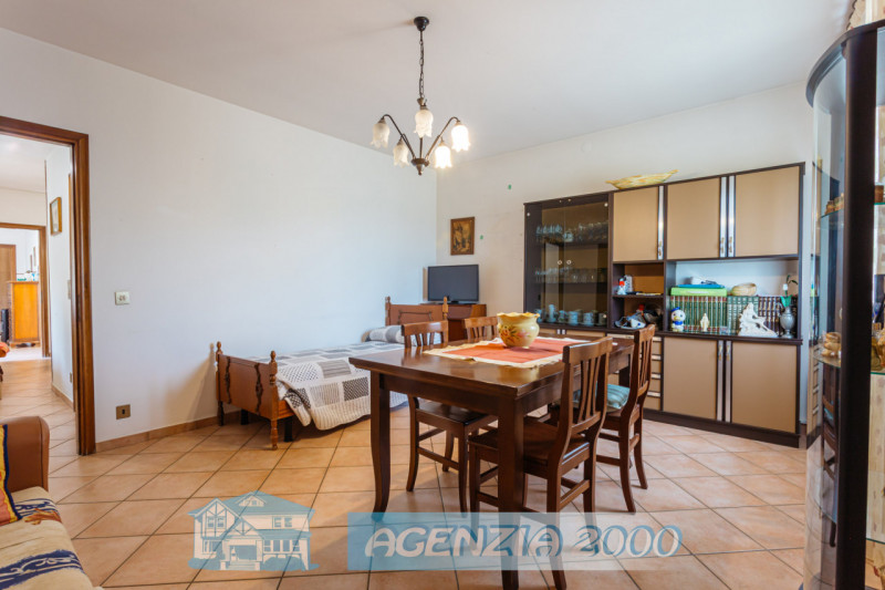 CERCHI UNA CASA DI CAMPAGNA CON AMPIO GIARDINO E MAGAZZINO ??? POCO DISTANTE DAL CENTRO DI ANGUIL...
