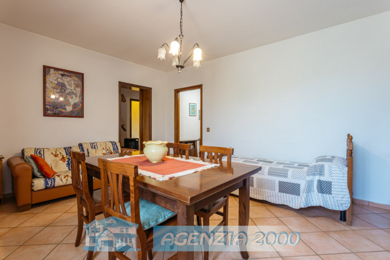 CERCHI UNA CASA DI CAMPAGNA CON AMPIO GIARDINO E MAGAZZINO ??? POCO DISTANTE DAL CENTRO DI ANGUIL...