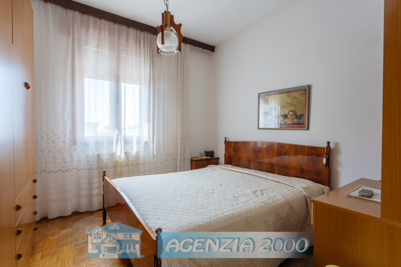 CERCHI UNA CASA DI CAMPAGNA CON AMPIO GIARDINO E MAGAZZINO ??? POCO DISTANTE DAL CENTRO DI ANGUIL...