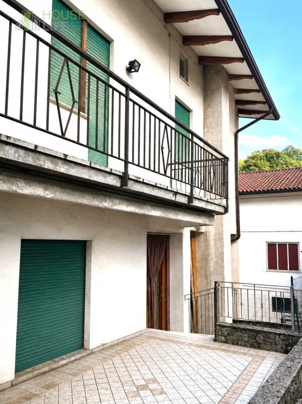 VELO D'ASTICO (VI) - In posizione comoda al centro del paese, ABITAZIONE SINGOLA composta da due ...