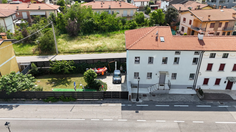 ZANE' porzione di villa con 300 mq. di giardino € 335.000,00

08.07.2026 OPEN HOUSE DAY dalle 17....