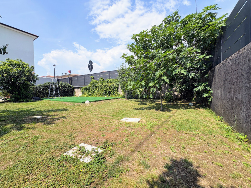 ZANE' porzione di villa con 300 mq. di giardino € 335.000,00

08.07.2026 OPEN HOUSE DAY dalle 17....