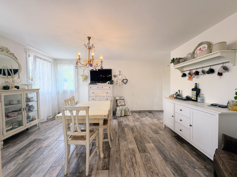 ZANE' porzione di villa con 300 mq. di giardino € 335.000,00

Trattativa Unica immobiliare, via P...