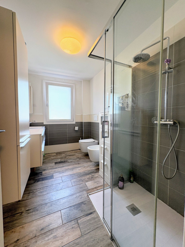 ZANE' porzione di villa con 300 mq. di giardino € 335.000,00

Trattativa Unica immobiliare, via P...