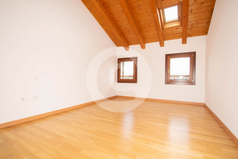 CADONEGHE - Mezzavia. Proponiamo appartamento su palazzina di recente costruzione di sole 5 unità...