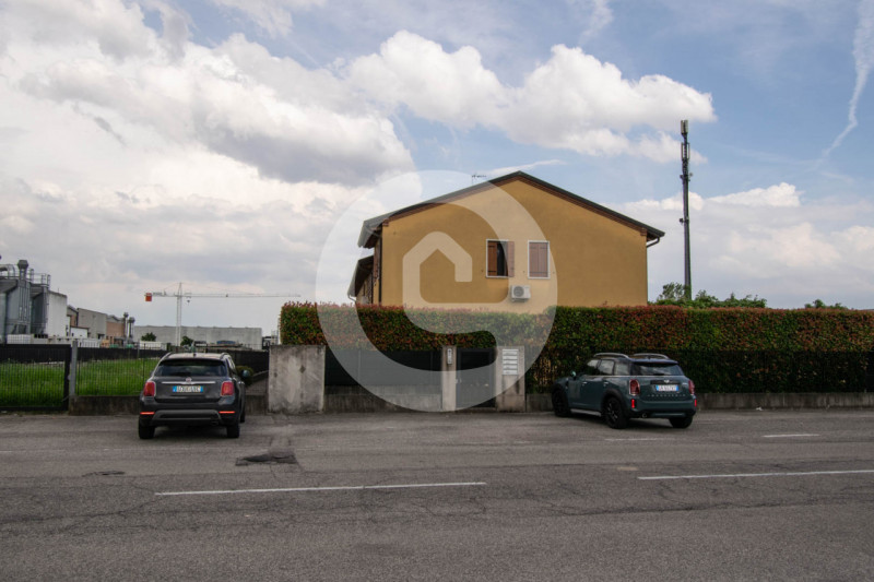 CADONEGHE - Mezzavia. Proponiamo appartamento su palazzina di recente costruzione di sole 5 unità...