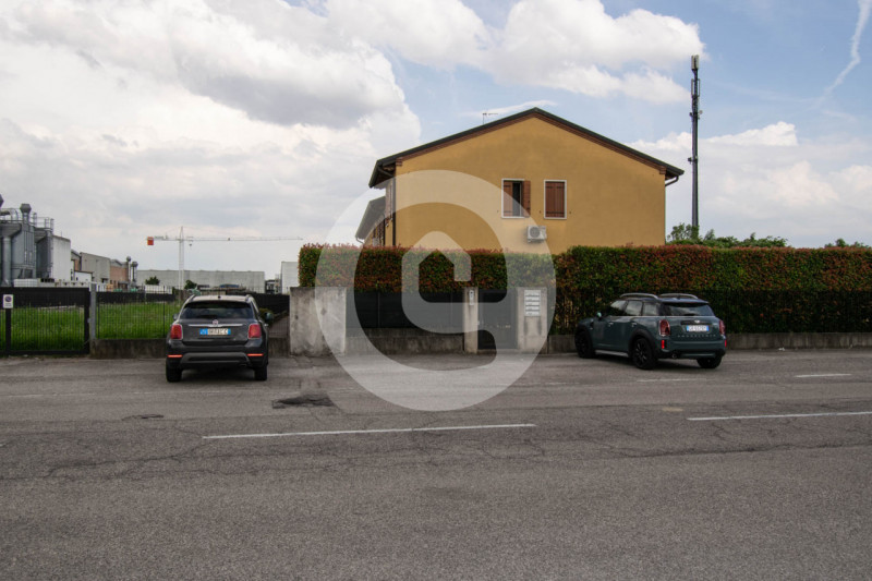 CADONEGHE - Mezzavia. Proponiamo appartamento su palazzina di recente costruzione di sole 5 unità...
