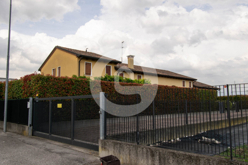 CADONEGHE - Mezzavia. Proponiamo appartamento su palazzina di recente costruzione di sole 5 unità...