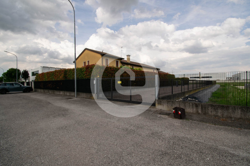 CADONEGHE - Mezzavia. Proponiamo appartamento su palazzina di recente costruzione di sole 5 unità...