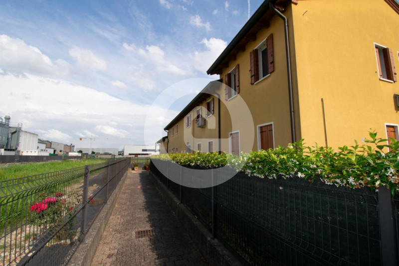 CADONEGHE - Mezzavia. Proponiamo appartamento su palazzina di recente costruzione di sole 5 unità...