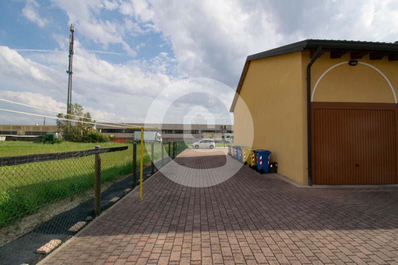 CADONEGHE - Mezzavia. Proponiamo appartamento su palazzina di recente costruzione di sole 5 unità...