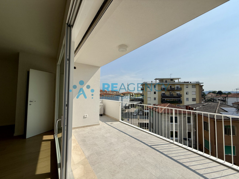 Stai cercando un NUOVO APPARTAMENTO TRICAMERE CON TERRAZZO ABITABILE IN CLASSE A4?

Approfitta de...