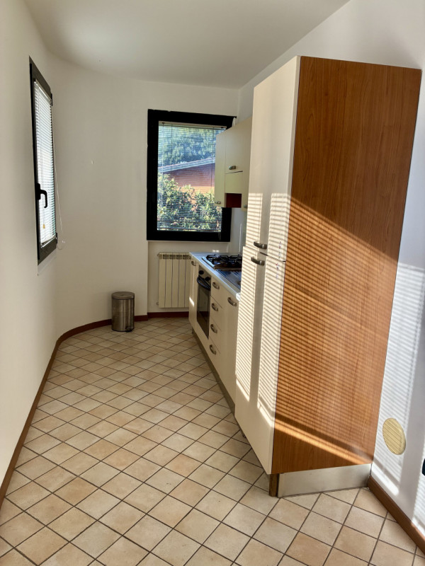 (Per INFO Monica 3482688677) Nel cuore di Noventa Padovana, in zona centrale servita da tutti i p...