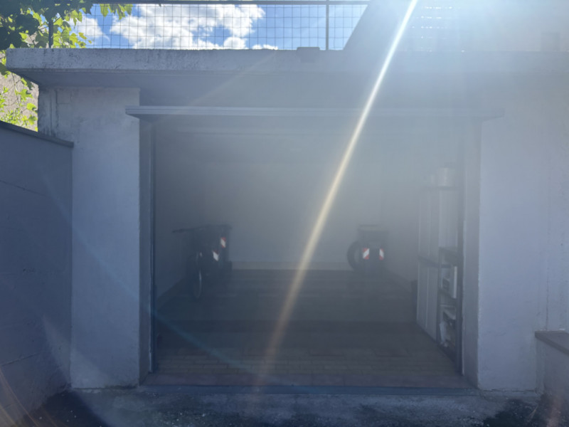 Proponiamo in vendita un luminoso appartamento situato al secondo piano di una palazzina ben tenu...