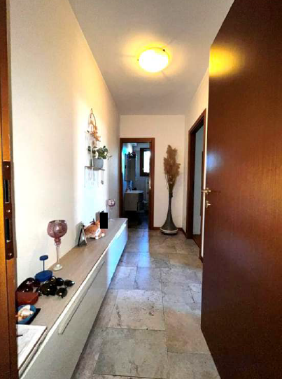 Rif. A.A.416-24

Vendita all'asta - appartamento ai piani terra e primo in data 22 luglio 2026

D...
