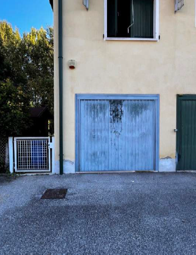 Rif. A.A.416-24

Vendita all'asta - appartamento ai piani terra e primo in data 22 luglio 2026

D...