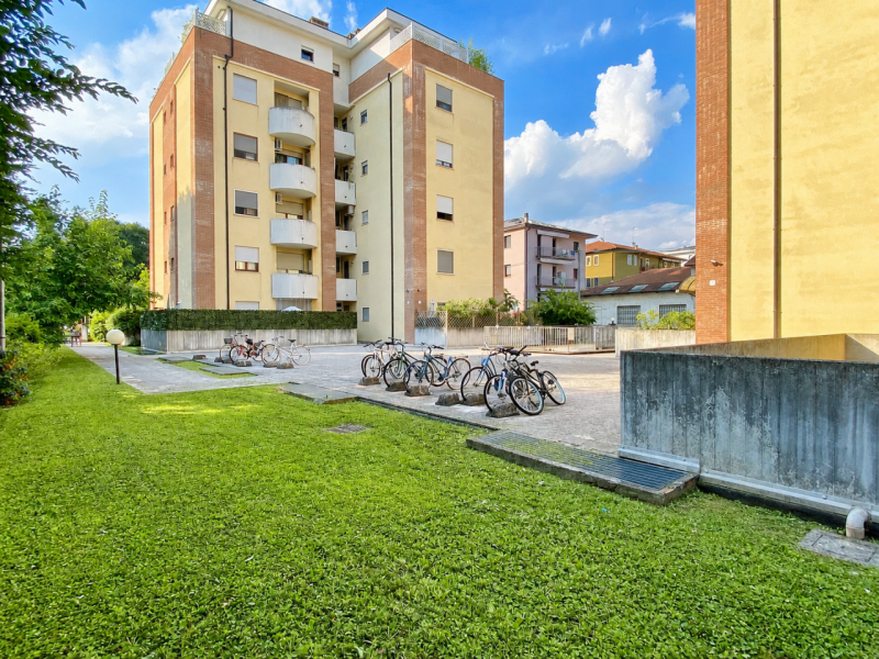 In uno dei quartieri più apprezzati e richiesti di Vicenza, grazie alla vicinanza ai principali s...