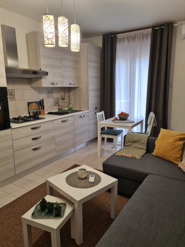 UBICAZIONE E CONTESTO
Nel quartiere Villaggio del Sole, in una posizione strategica e particolarm...
