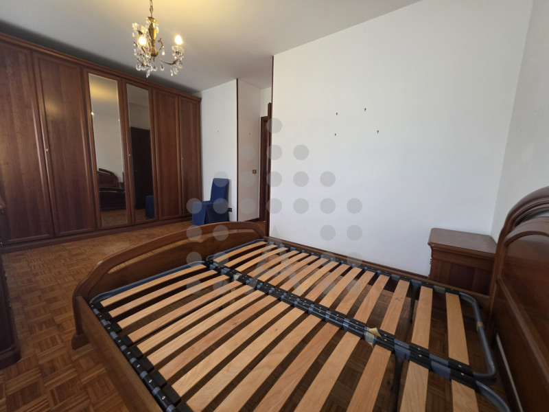 Ci sono appartamenti che, già al primo ingresso, trasmettono una sensazione precisa: quella di av...