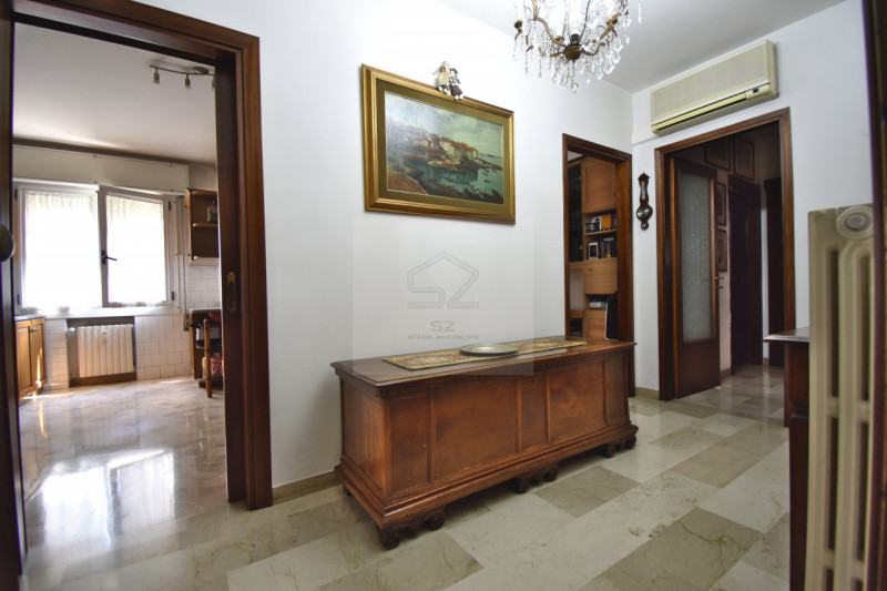 SACRA FAMIGLIA – PADOVA
Se stai cercando spazi generosi, luminosità e una posizione davvero esclu...