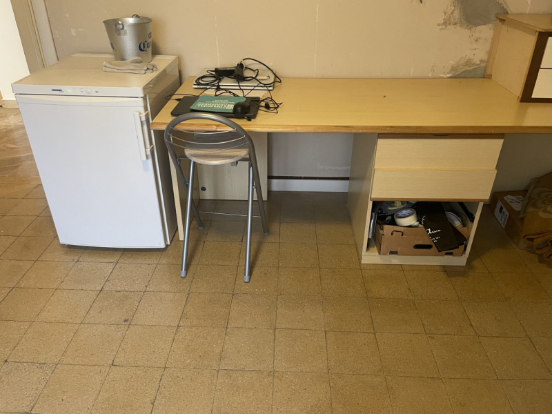 In piccolo contesto anni 70 di sole 6 unità abitative, in un quartiere ben servito e comodo al ce...