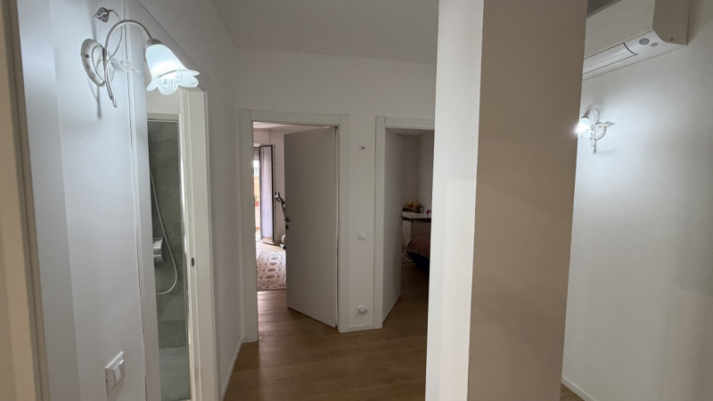 In vendita, nel cuore della tranquilla zona di Pontevigodarzere a Padova, proponiamo un ampio app...