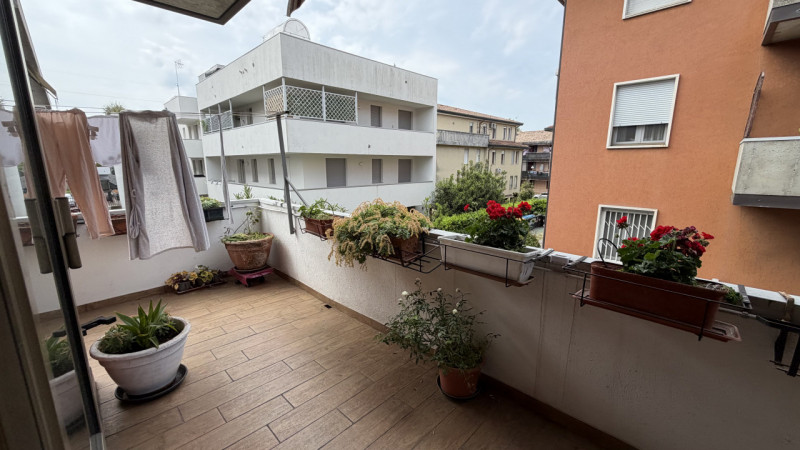 In vendita, nel cuore della tranquilla zona di Pontevigodarzere a Padova, proponiamo un ampio app...