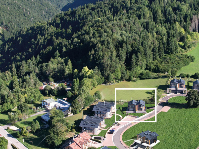 Asiago Immobiliare propone, nella splendida cornice del Villaggio Larici, a pochi chilometri da A...