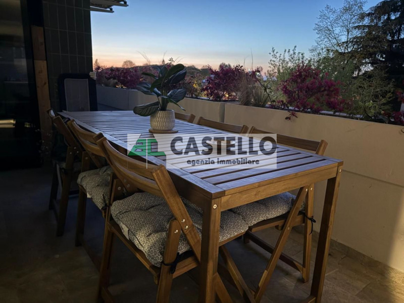 Padova Zona Stanga Ampio appartamento 3 camere completamente ristrutturato con terrazzo, posto au...