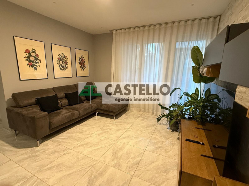 Padova Zona Stanga Ampio appartamento 3 camere completamente ristrutturato con terrazzo, posto au...