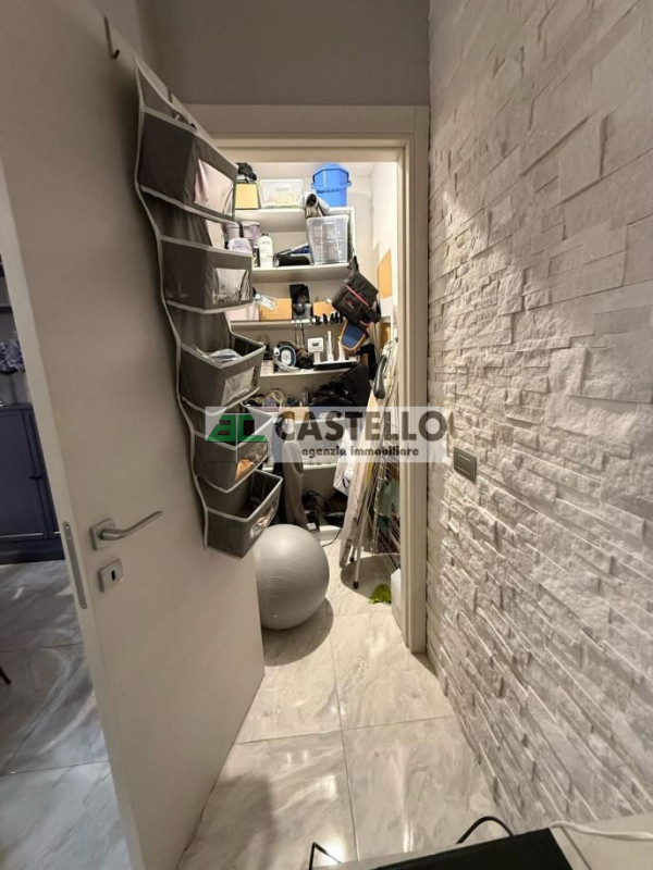Padova Zona Stanga Ampio appartamento 3 camere completamente ristrutturato con terrazzo, posto au...