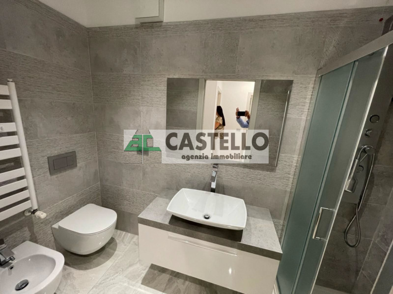 Padova Zona Stanga Ampio appartamento 3 camere completamente ristrutturato con terrazzo, posto au...