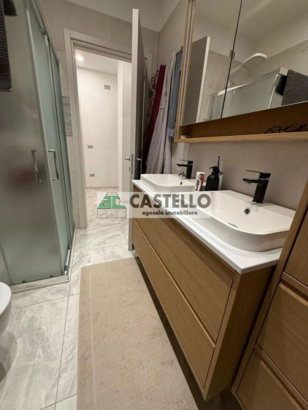 Padova Zona Stanga Ampio appartamento 3 camere completamente ristrutturato con terrazzo, posto au...