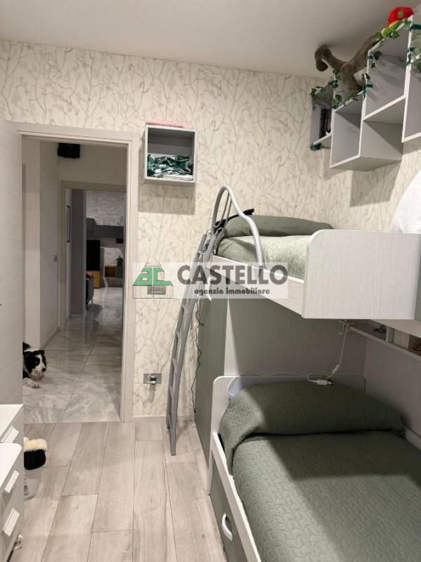 Padova Zona Stanga Ampio appartamento 3 camere completamente ristrutturato con terrazzo, posto au...