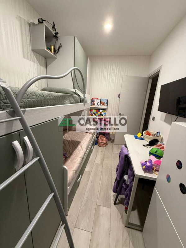 Padova Zona Stanga Ampio appartamento 3 camere completamente ristrutturato con terrazzo, posto au...