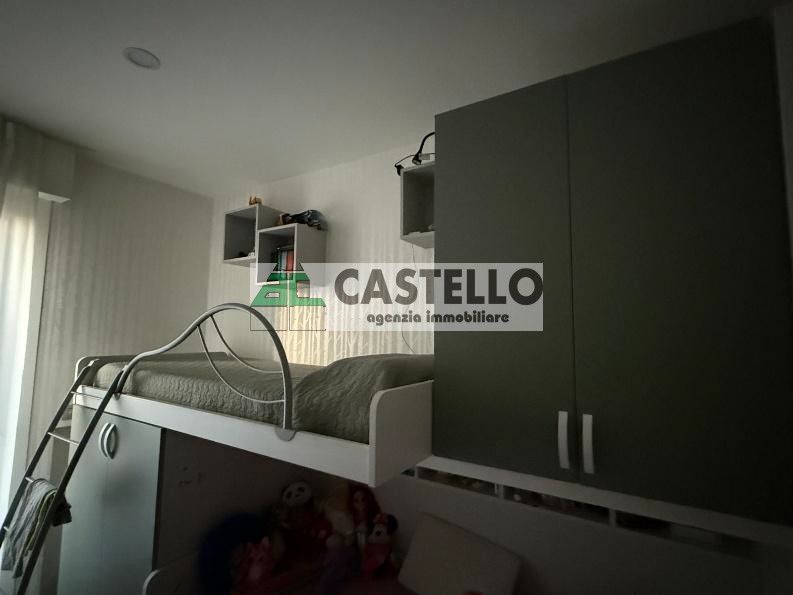 Padova Zona Stanga Ampio appartamento 3 camere completamente ristrutturato con terrazzo, posto au...