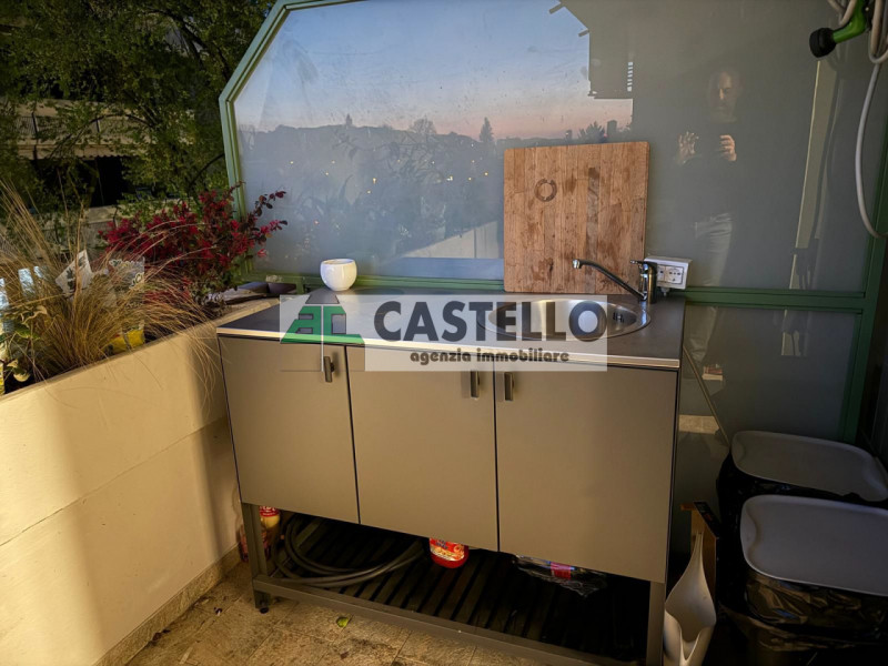 Padova Zona Stanga Ampio appartamento 3 camere completamente ristrutturato con terrazzo, posto au...