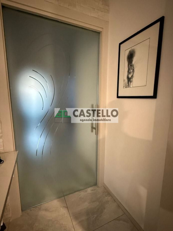 Padova Zona Stanga Ampio appartamento 3 camere completamente ristrutturato con terrazzo, posto au...