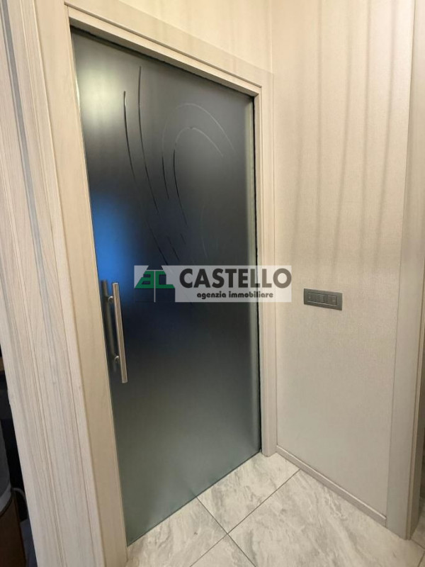 Padova Zona Stanga Ampio appartamento 3 camere completamente ristrutturato con terrazzo, posto au...