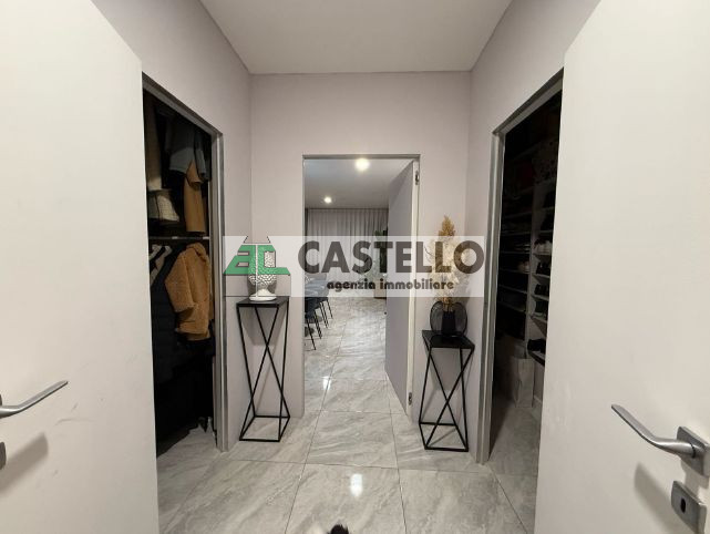 Padova Zona Stanga Ampio appartamento 3 camere completamente ristrutturato con terrazzo, posto au...