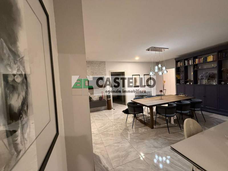 Padova Zona Stanga Ampio appartamento 3 camere completamente ristrutturato con terrazzo, posto au...