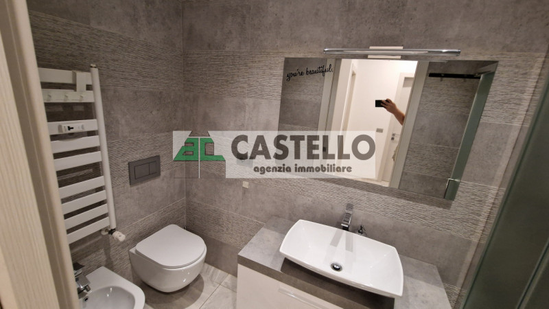 Padova Zona Stanga Ampio appartamento 3 camere completamente ristrutturato con terrazzo, posto au...