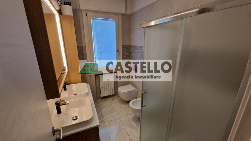Padova Zona Stanga Ampio appartamento 3 camere completamente ristrutturato con terrazzo, posto au...
